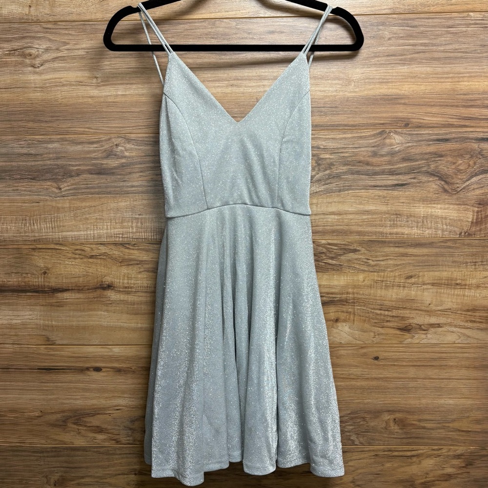 Windsor Shimmering Flowey Silver Mini Dress